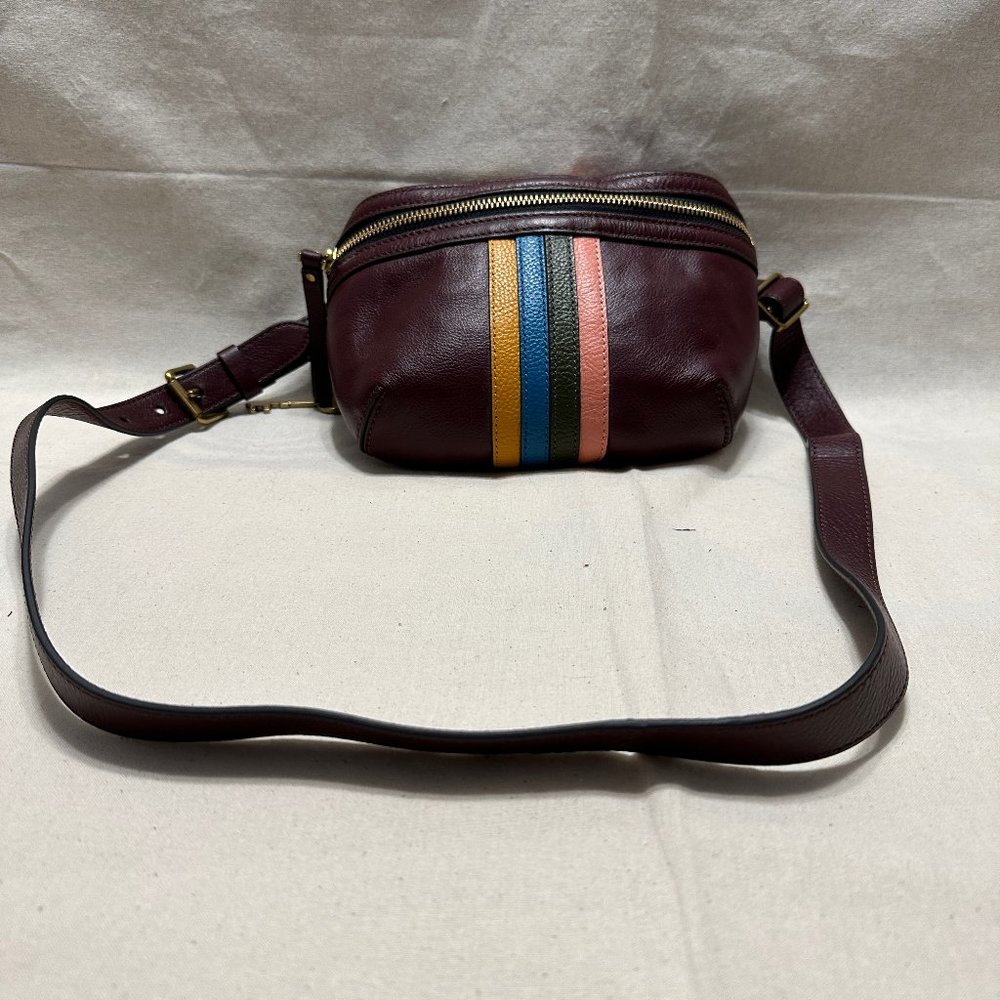 NWOT Fossil Leather Sling Bag